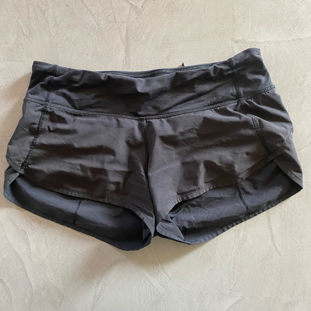 Lululemon black speed up short 2.5”
